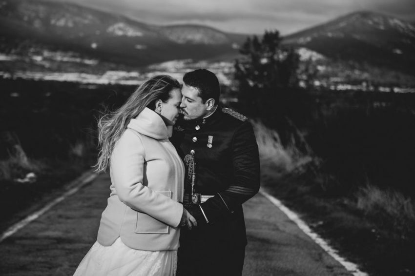 postboda en la nieve, postboda en invierno, postbodas con frio, ruben mejias fotografo de bodas