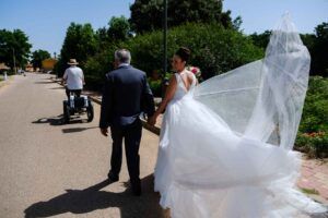 novia camino a la ceremonia ruben mejias fotógafo de bodas Madrid