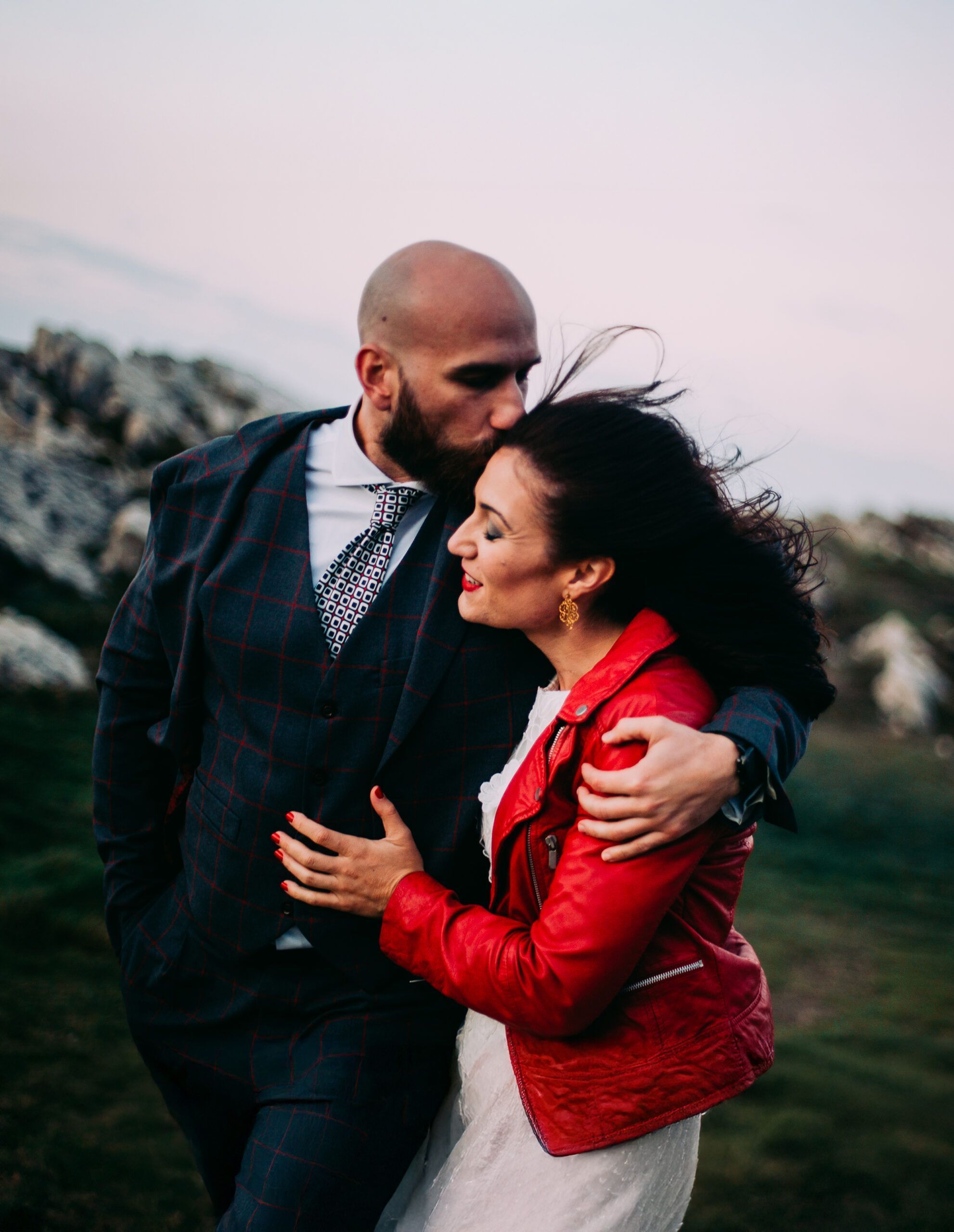 Reportaje de boda natural en Madrid, retrato de pareja con estilo auténtico