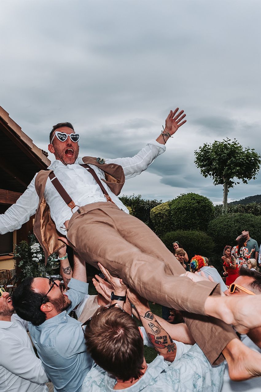 fotógrafo bodas Madrid, instantes espontáneos de boda en Madrid – risas de invitados