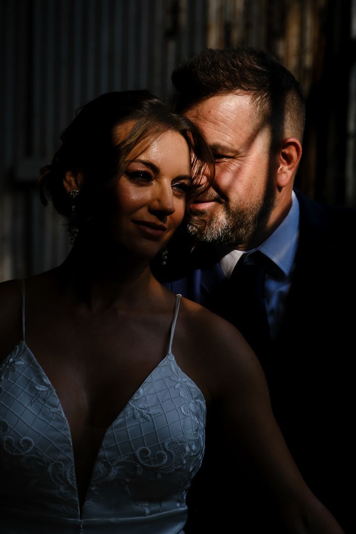 Detalle de las manos entrelazadas en la postboda – Rubén Mejías Fotógrafo