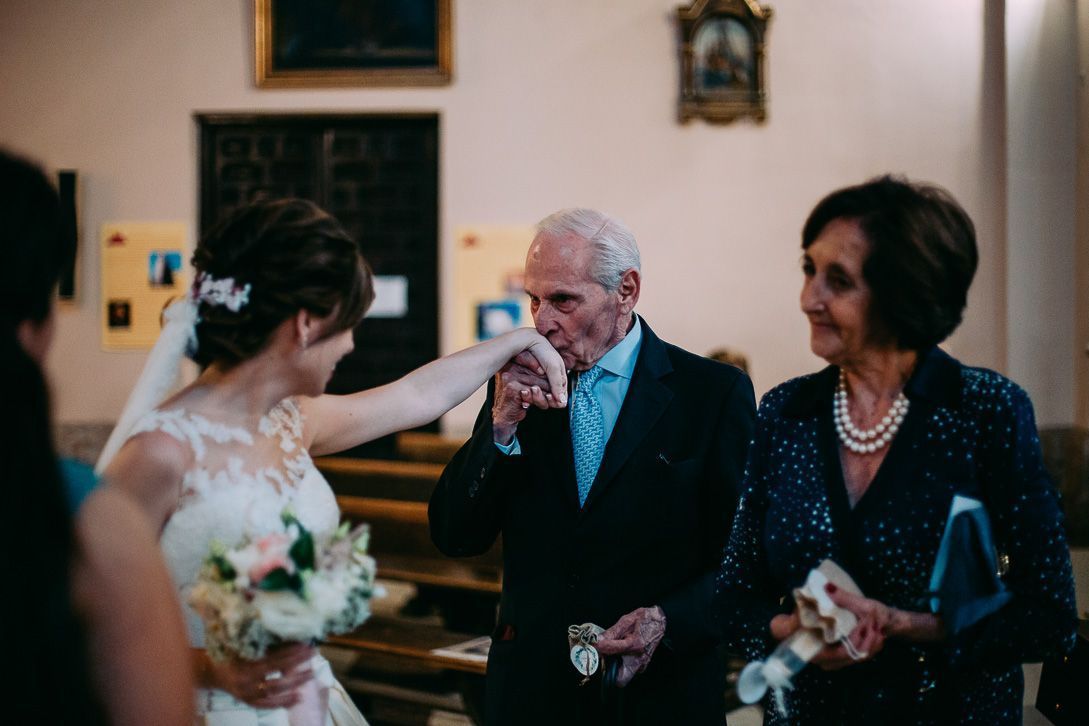 boda-documental-novia-emocionada